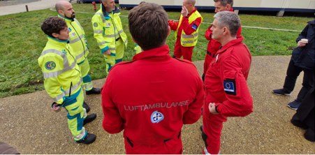NOJAHIP crew briefing with local ambulance staff